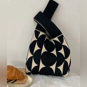 ✨NWT Heavy Woven Knit Wrist Black Beige Geometric Pattern Crochet mini tote Bag